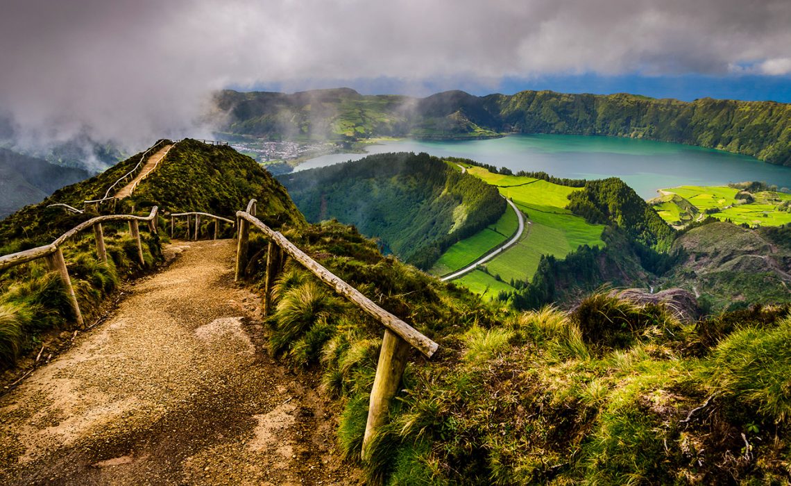 pathway-twin-lakes-sao-miguel-azores-13972959685.jpg