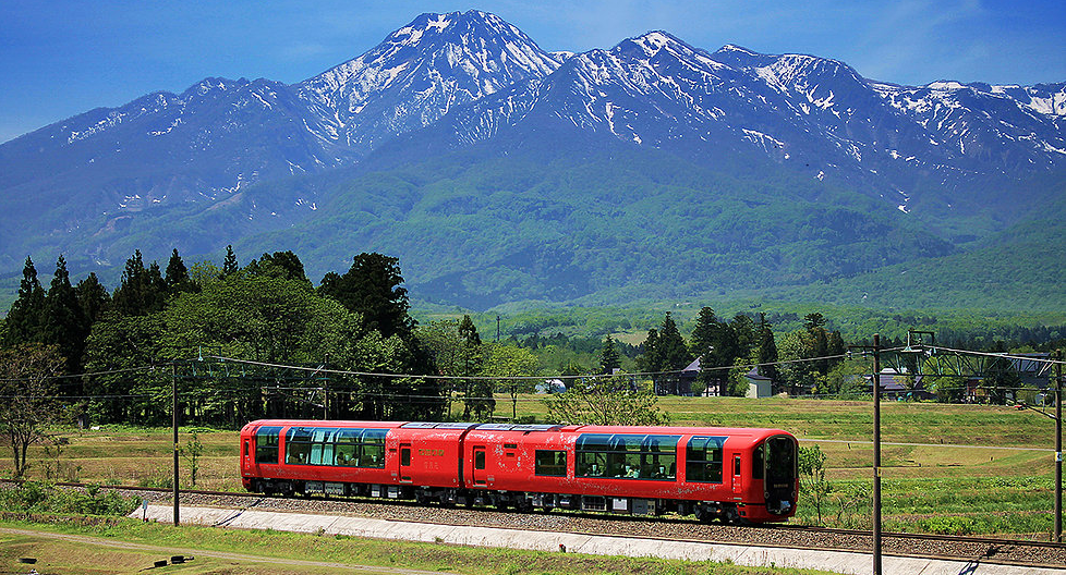 japan-glass-train.png