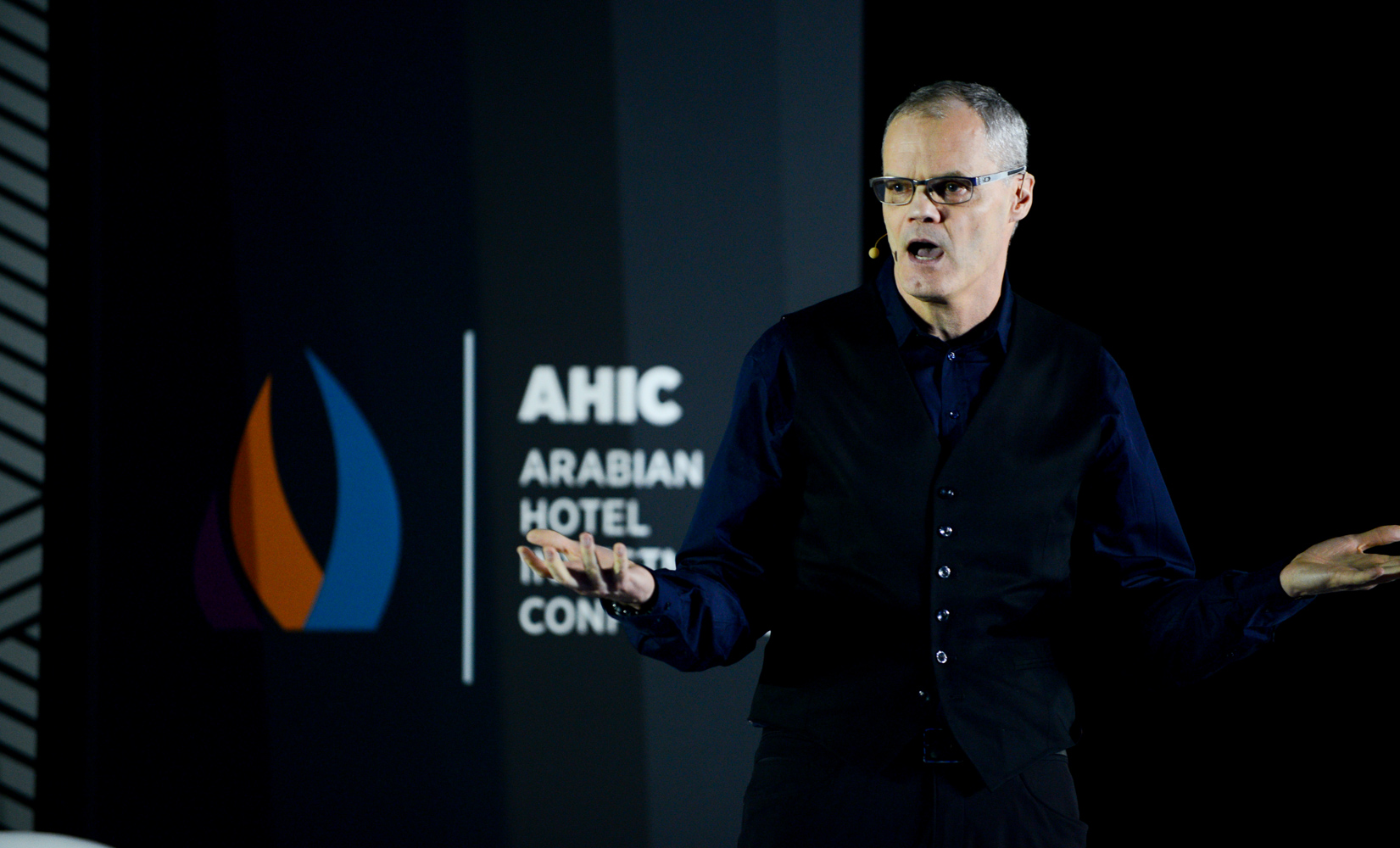 AHIC 2018- The Disruptor’s Feast with Frits van Paasschen